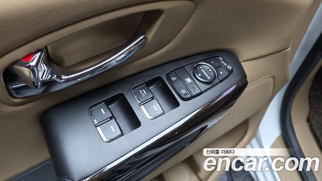Kia Canival 2019 — photo 28