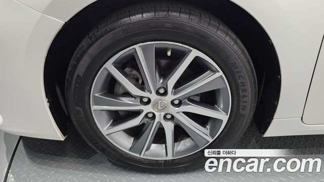 Lexus ES 2016 — photo 5
