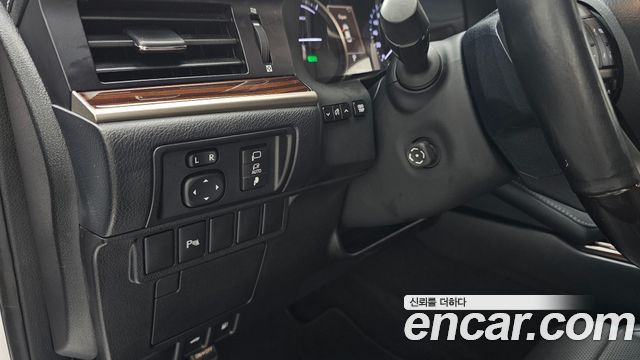 Lexus ES 2016 — photo 16