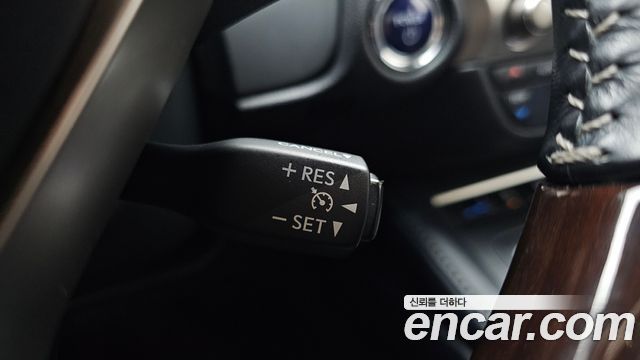 Lexus ES 2016 — photo 20