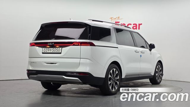 Kia Canival 2023 — photo 2