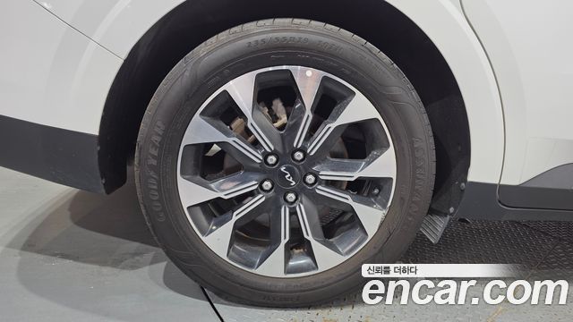Kia Canival 2023 — photo 5