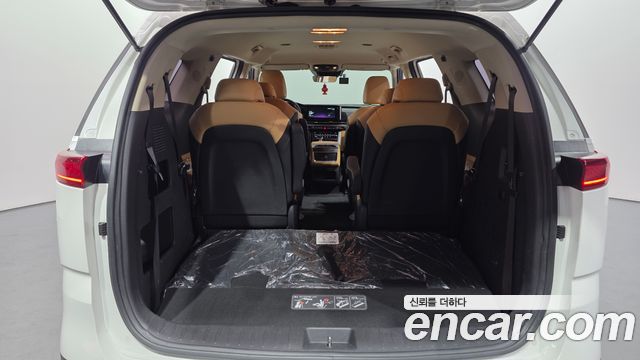 Kia Canival 2023 — photo 21