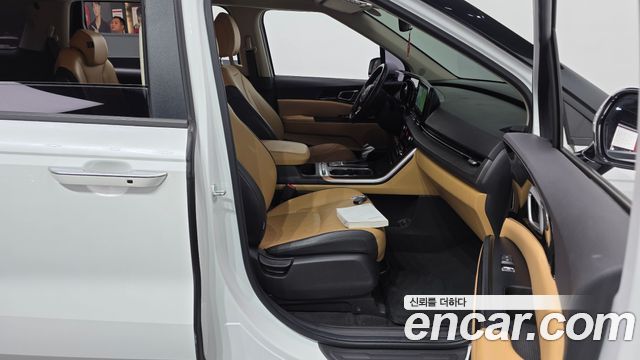 Kia Canival 2023 — photo 16