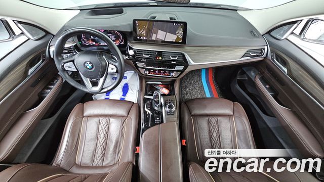 BMW Gran Turismo 2022 — photo 10
