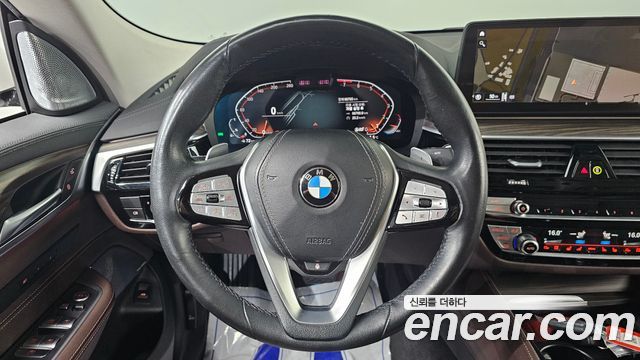 BMW Gran Turismo 2022 — photo 19