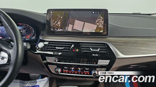 BMW Gran Turismo 2022 — photo 23