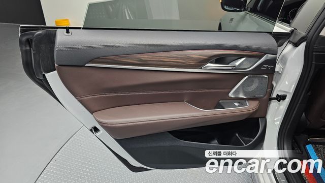 BMW Gran Turismo 2022 — photo 15
