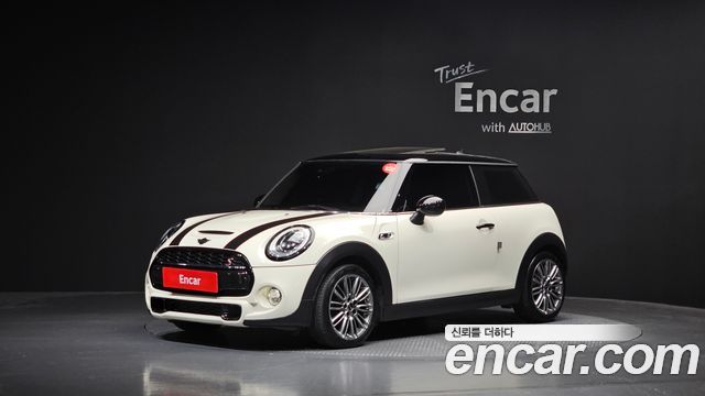 Mini Cooper 2017 — photo 1