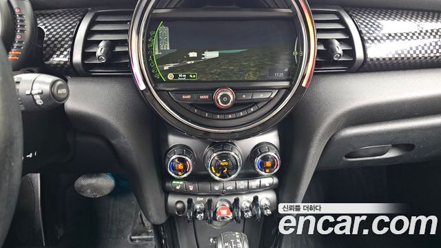 Mini Cooper 2017 — photo 14