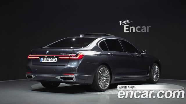 BMW 7-Series 2020 — photo 2
