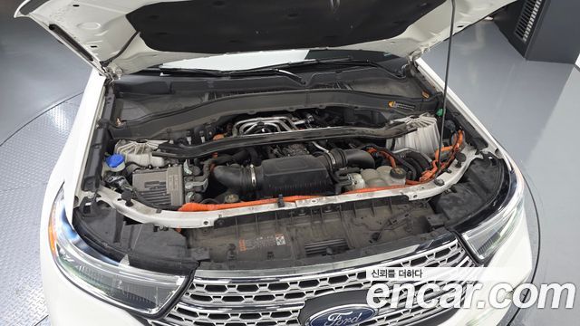 Ford Explorer 2021 — photo 6