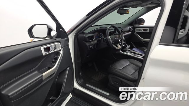 Ford Explorer 2021 — photo 10
