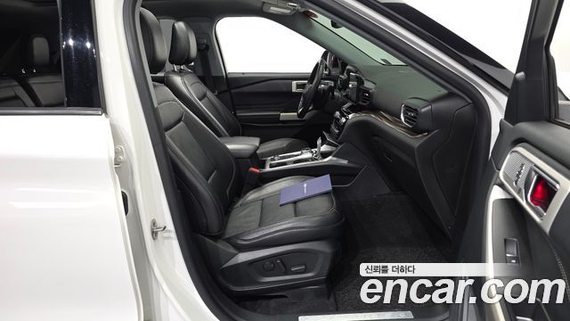 Ford Explorer 2021 — photo 11