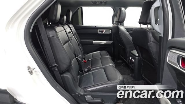 Ford Explorer 2021 — photo 12