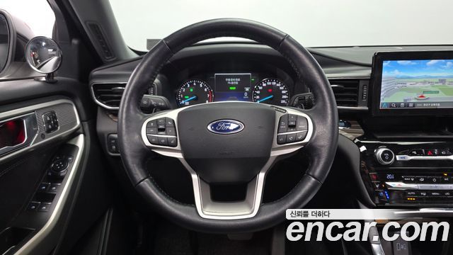 Ford Explorer 2021 — photo 13