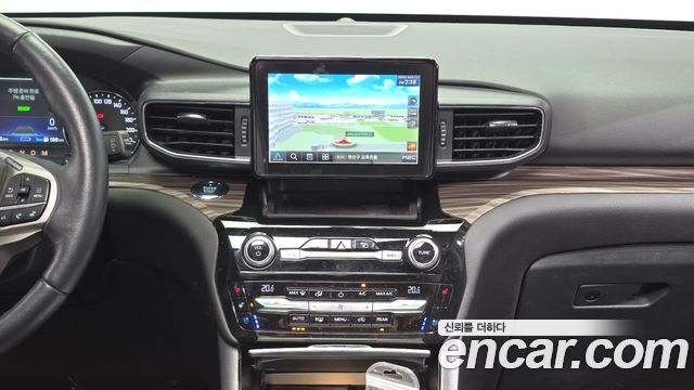 Ford Explorer 2021 — photo 14