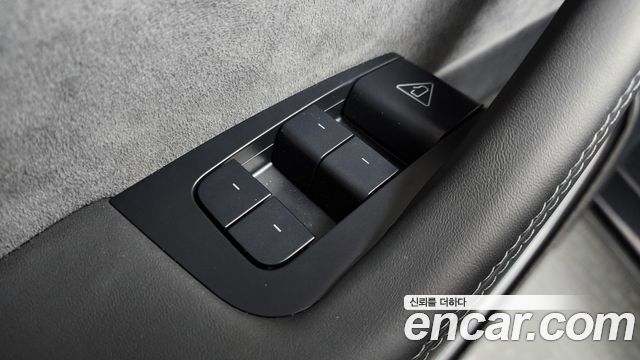 Tesla Model Y 2025 — photo 25