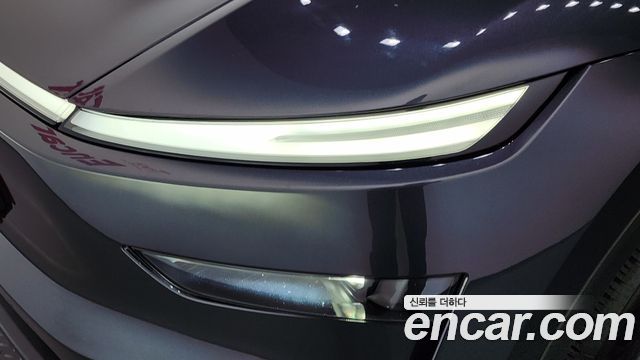 Tesla Model Y 2025 — photo 8