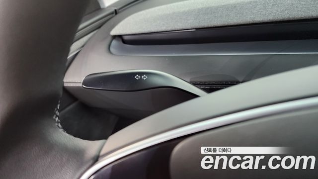 Tesla Model Y 2025 — photo 26