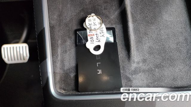 Tesla Model Y 2025 — photo 30