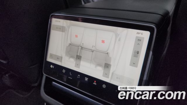 Tesla Model Y 2025 — photo 32