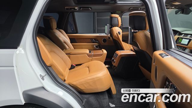Land Rover Range Rover 2019 — photo 18