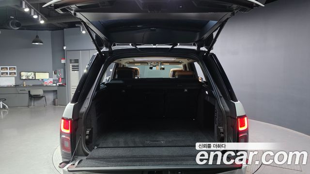 Land Rover Range Rover 2019 — photo 26