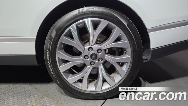 Land Rover Range Rover 2019 — photo 7