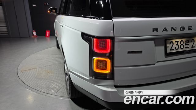 Land Rover Range Rover 2019 — photo 9