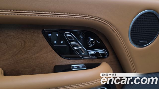 Land Rover Range Rover 2019 — photo 33