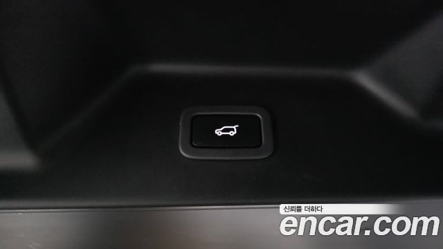 Land Rover Range Rover 2019 — photo 37