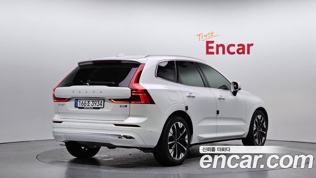 Volvo XC60 2026 — photo 2