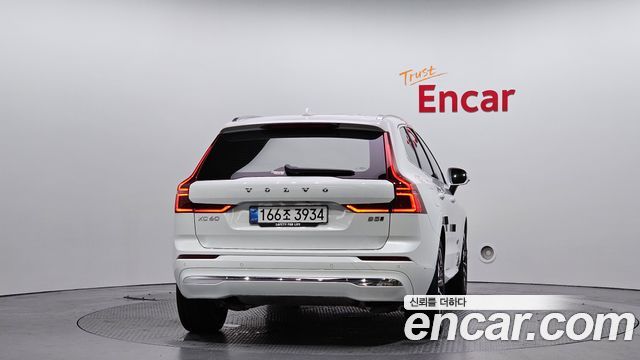 Volvo XC60 2026 — photo 4