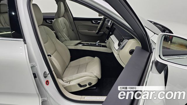 Volvo XC60 2026 — photo 13