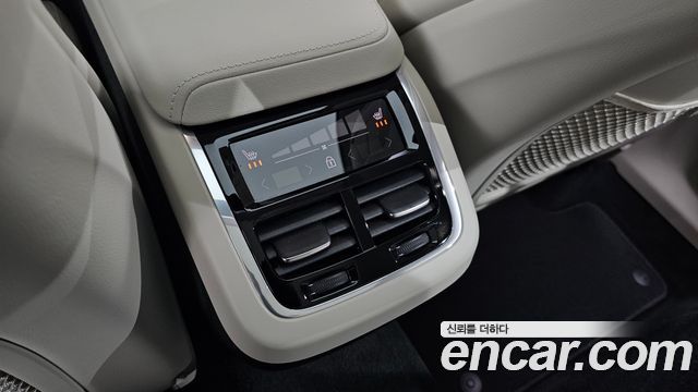Volvo XC60 2026 — photo 25