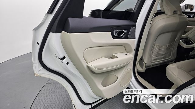 Volvo XC60 2026 — photo 15