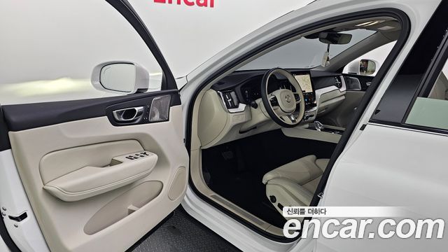 Volvo XC60 2026 — photo 16