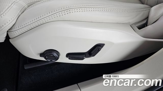 Volvo XC60 2026 — photo 32