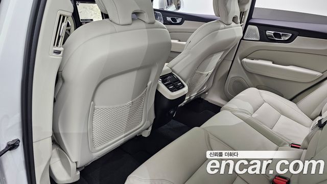 Volvo XC60 2026 — photo 33