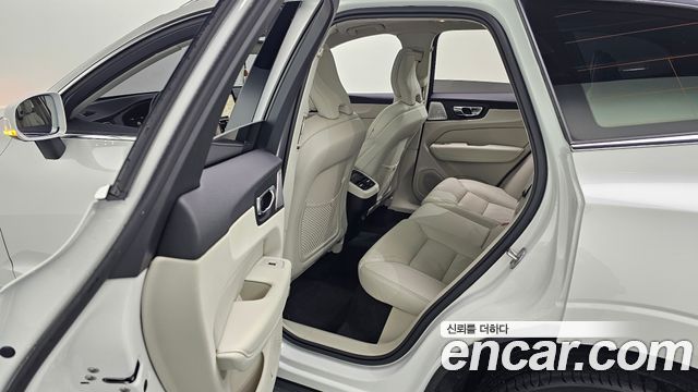 Volvo XC60 2026 — photo 35