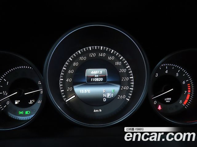Mercedes-Benz E-Class 2015 — photo 9