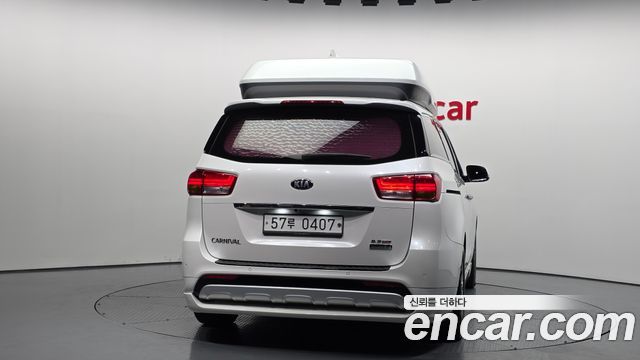 Kia Canival 2017 — photo 4
