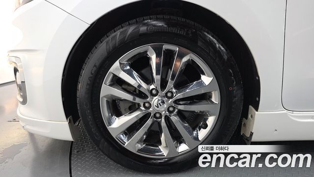 Kia Canival 2017 — photo 5