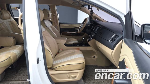 Kia Canival 2017 — photo 17
