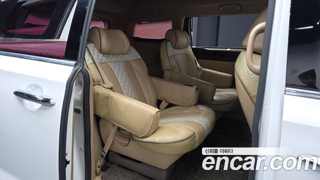 Kia Canival 2017 — photo 18