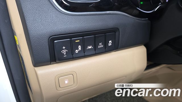 Kia Canival 2017 — photo 23