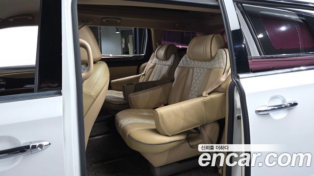 Kia Canival 2017 — photo 16