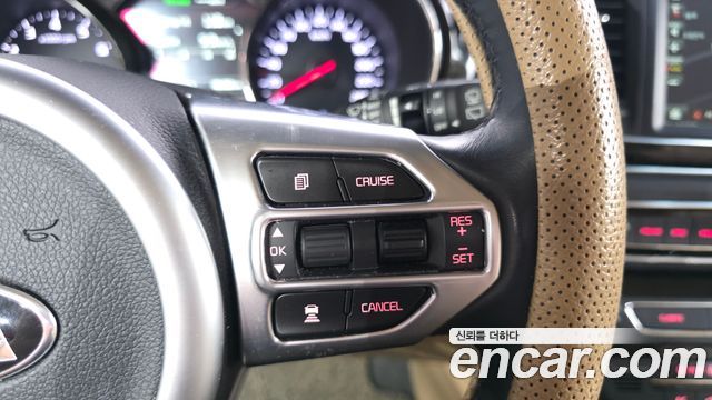 Kia Canival 2017 — photo 31