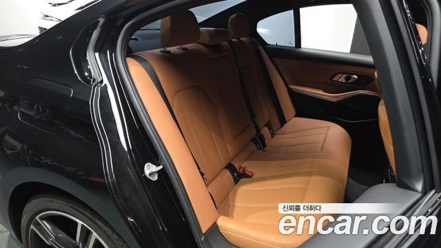 BMW 3-Series 2024 — photo 18